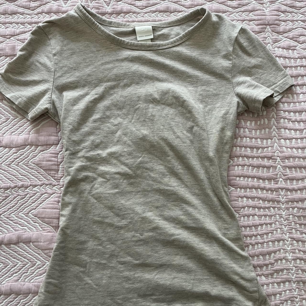 H&M Women's Grey T-shirt